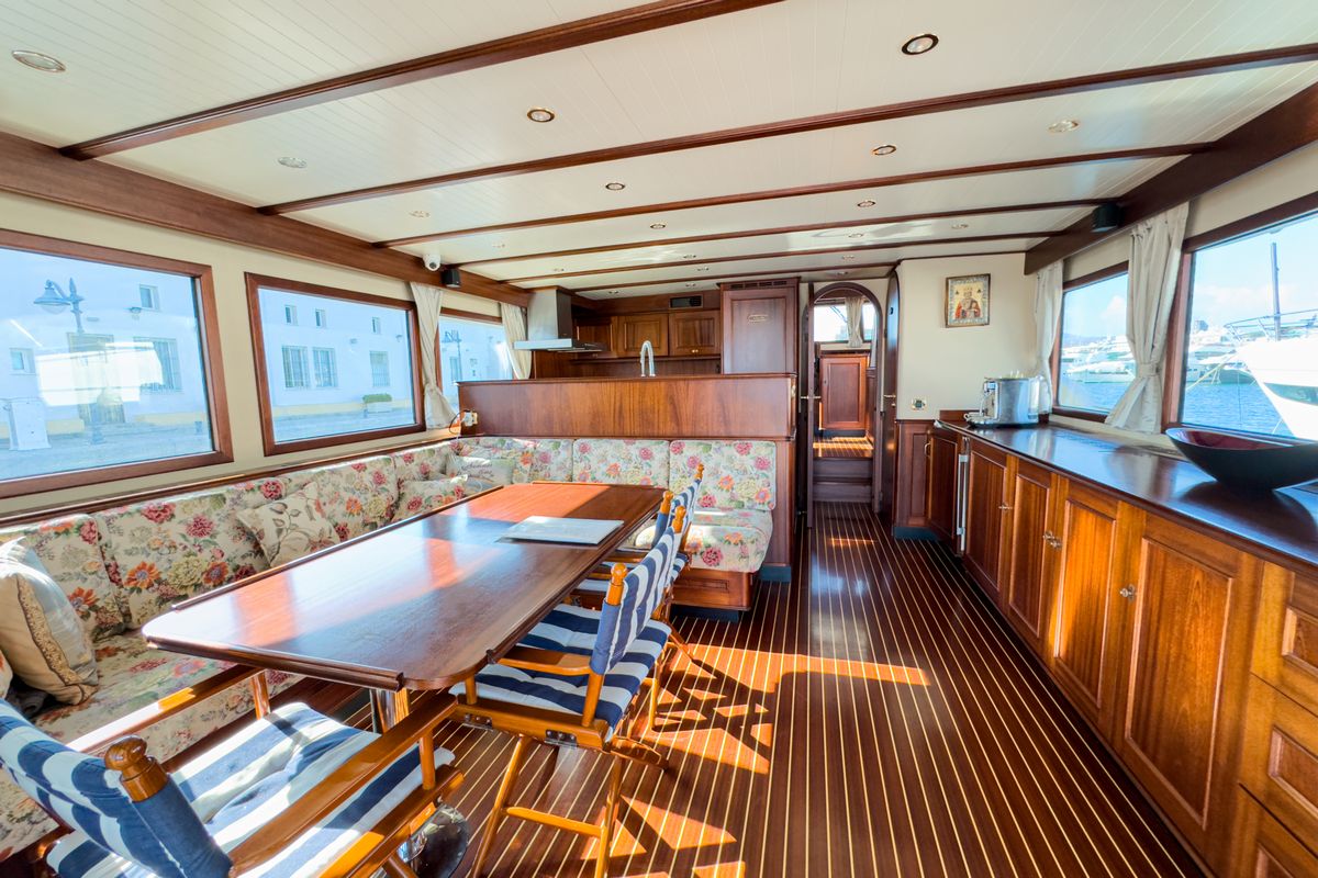 DE ALM DELFINO 60 yacht