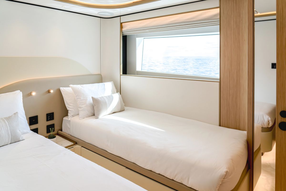 MAJESTY 100 TERRACE yacht