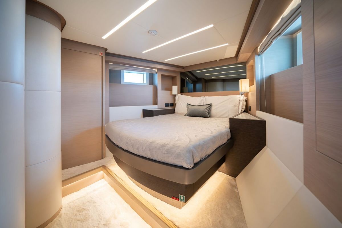 NOMAD 75 SUV yacht