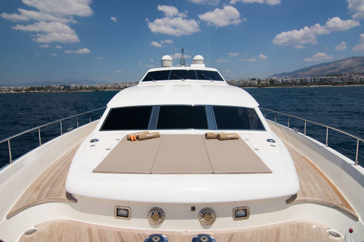 WHISPER V yacht