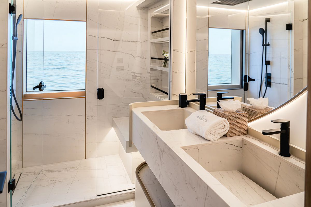 MAJESTY 100 TERRACE yacht