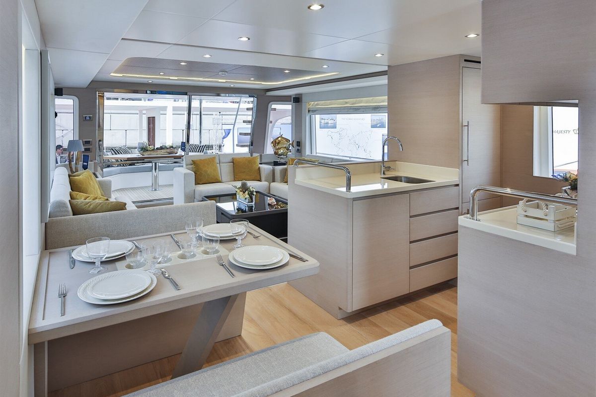 NOMAD 65 SUV yacht