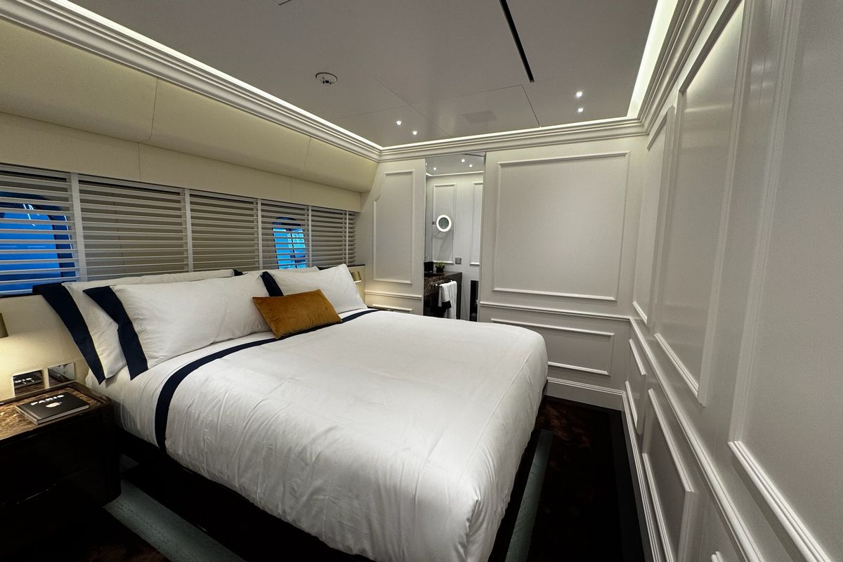 PICCHIOTTI 24 yacht
