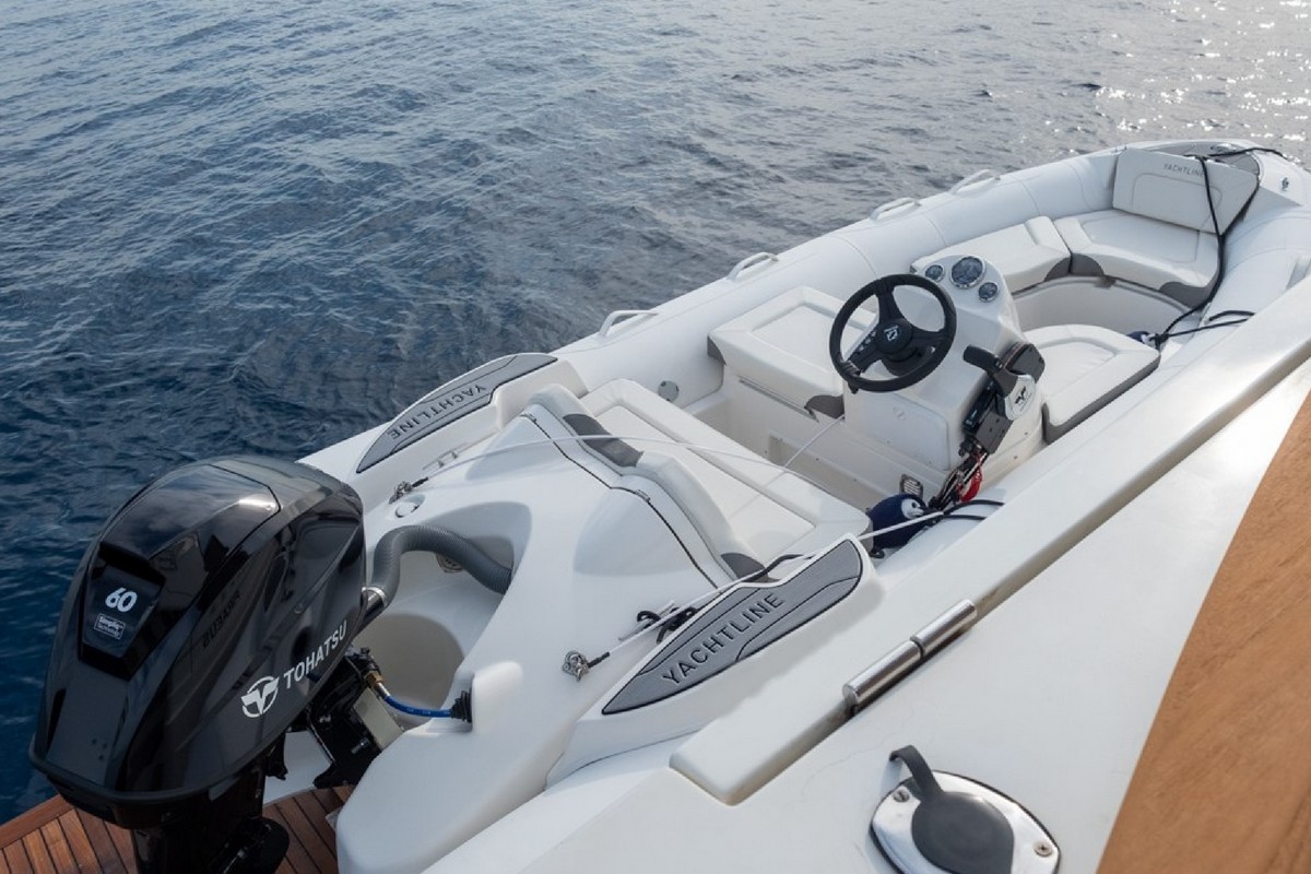 GUY COUACH 2800 yacht