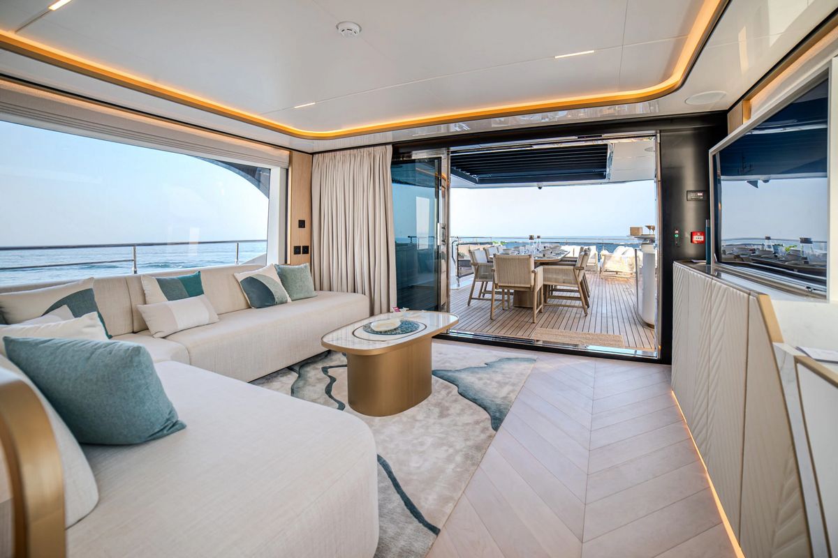 MAJESTY 100 TERRACE yacht