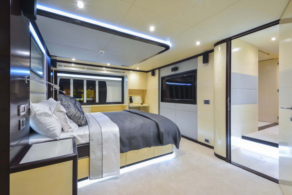 NOMAD 75 yacht