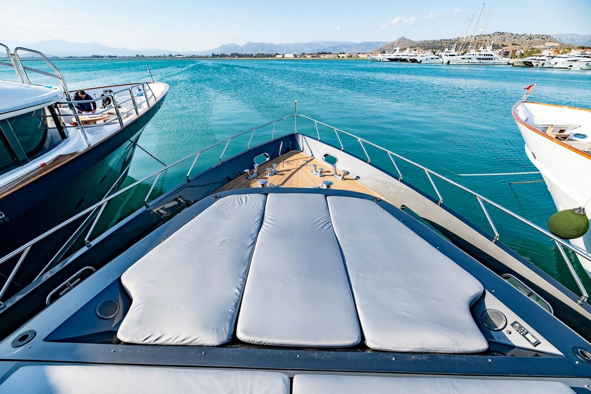 EVA yacht