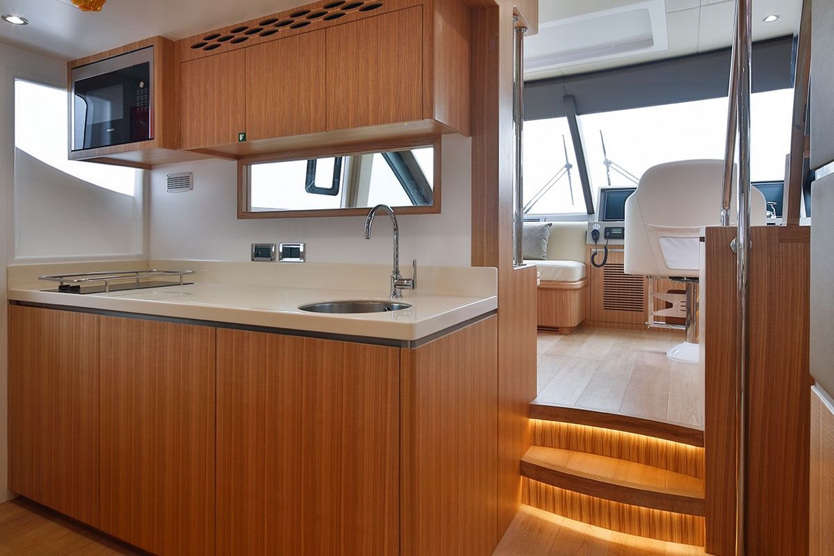 NOMAD 65 yacht