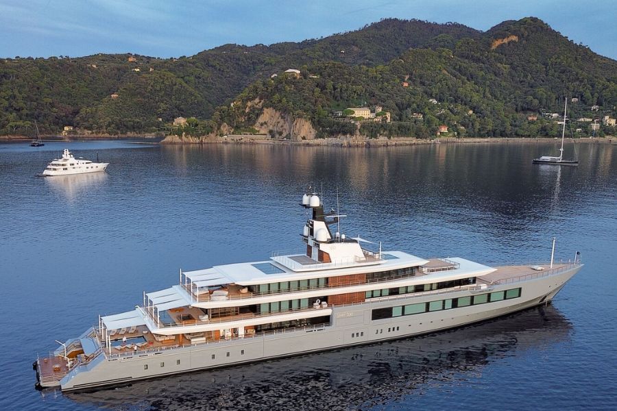 Steven Spielberg's New Mega-Yacht 109m Seven Seas Steven Spielberg's New Mega-Yacht 109m Seven Seas
