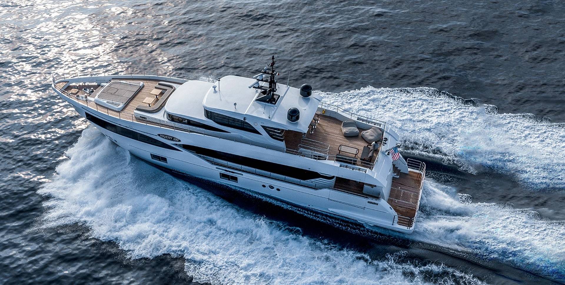 Majesty 100 yacht