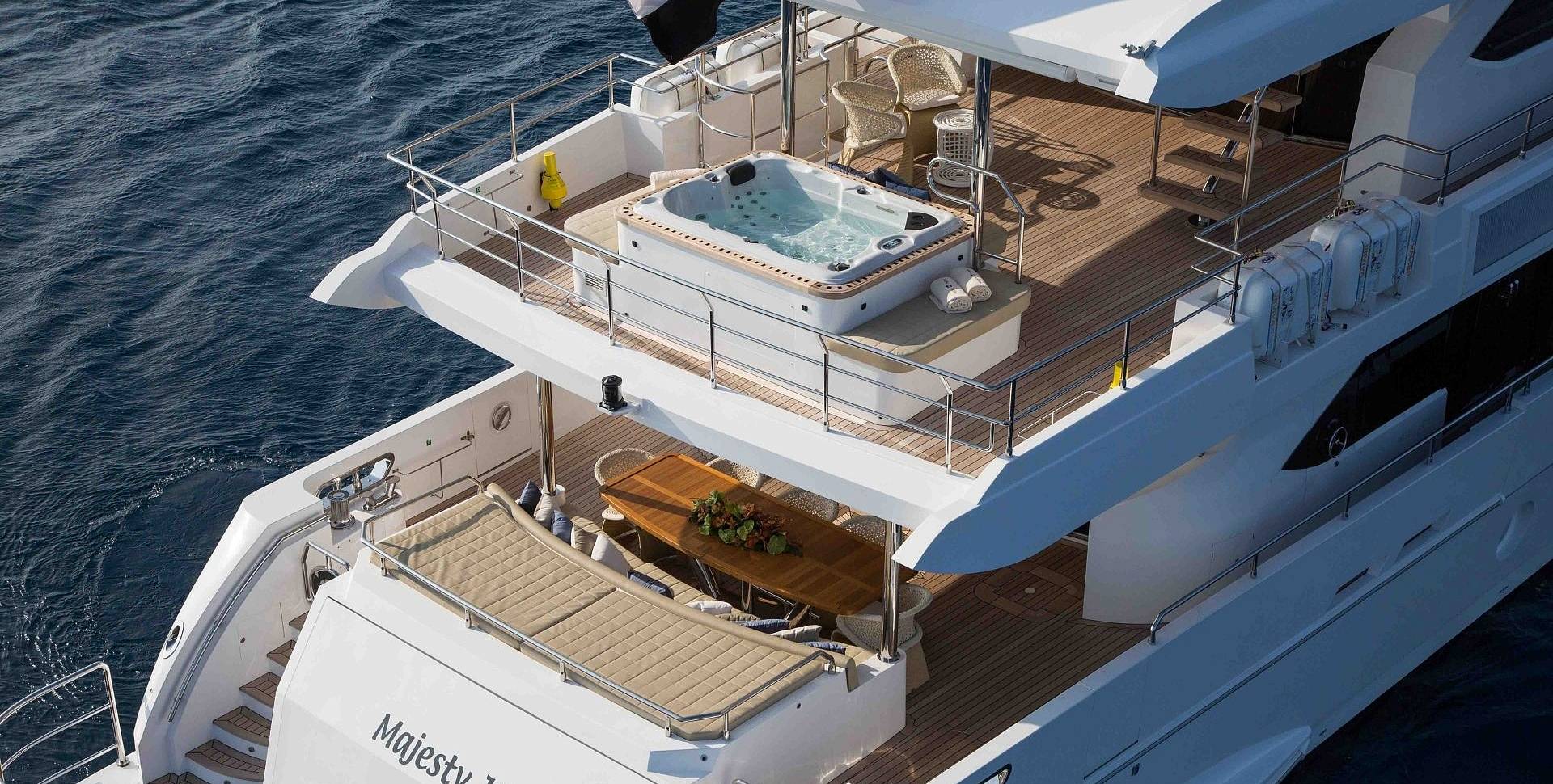 Majesty 110 yacht