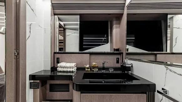 GALEON 800 FLY yacht