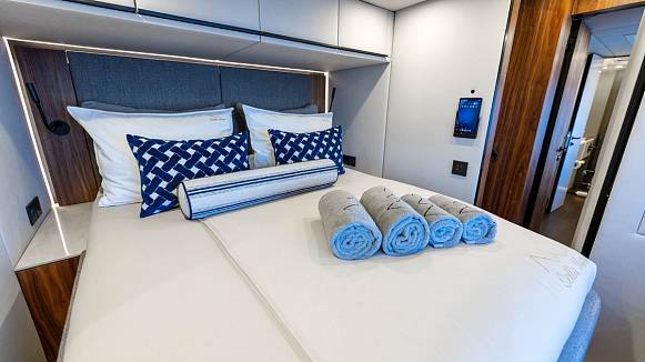 SUNREEF 60 SAILING yacht