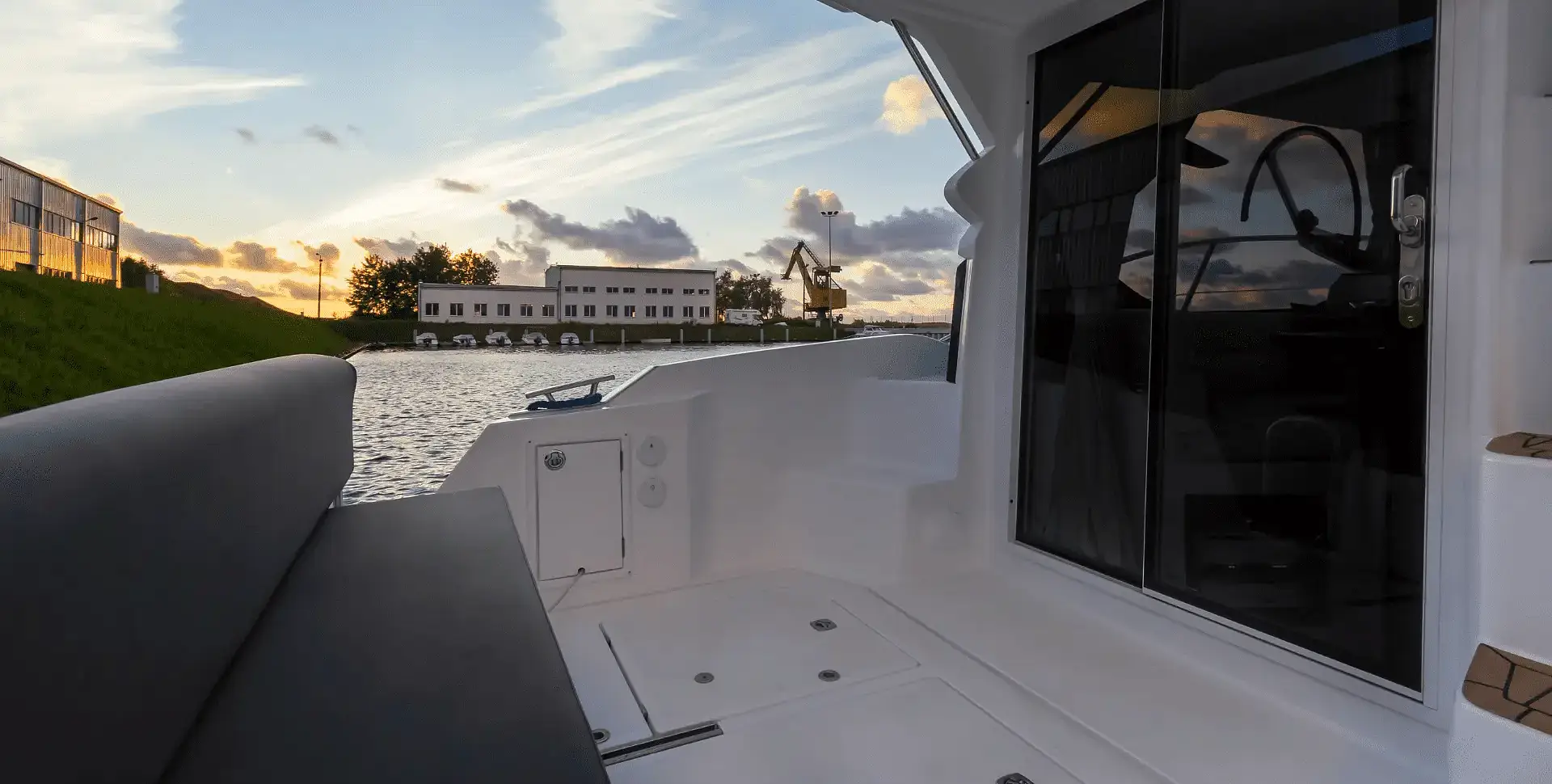 GALEON 300 FLY yacht