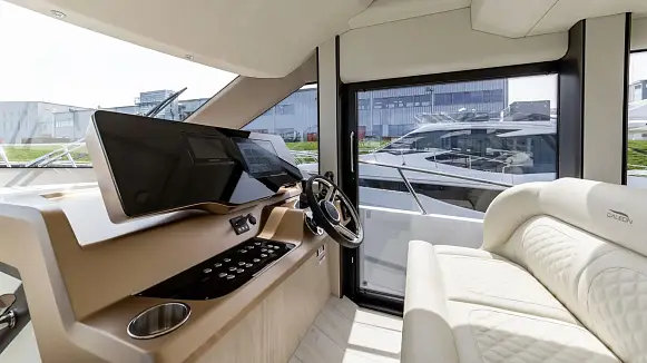 GALEON 440 FLY yacht