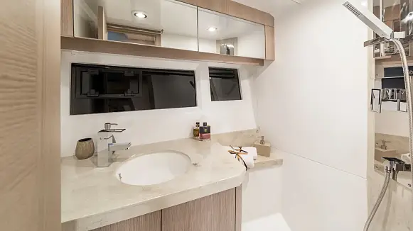 GALEON 360 FLY yacht