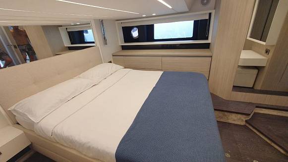 CRANCHI E52F EVOLUZIONE yacht