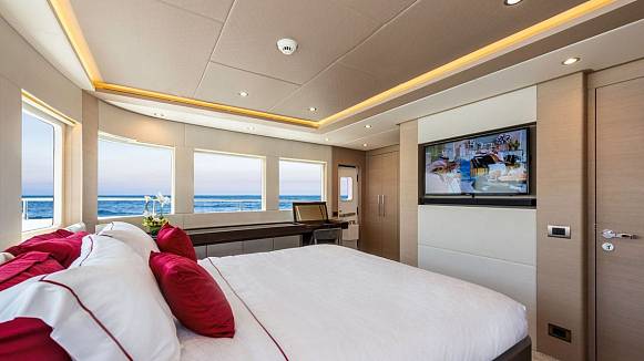 NOMAD 75 SUV yacht