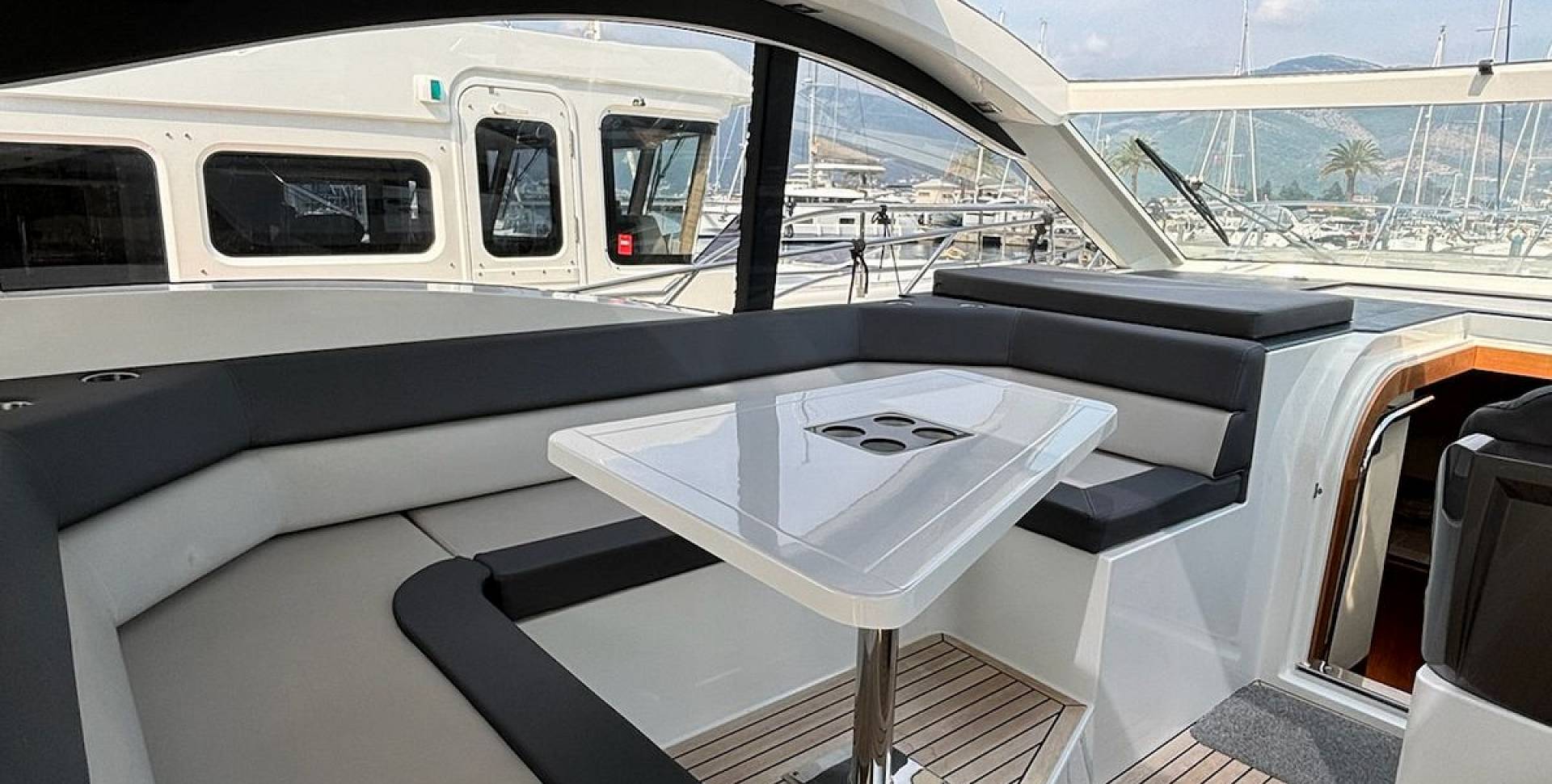 GALEON 445 HTS yacht