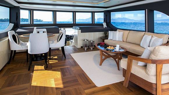 MIA yacht