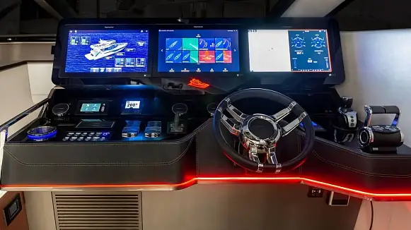 GALEON 800 FLY yacht