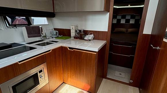 GALEON 445 HTS yacht