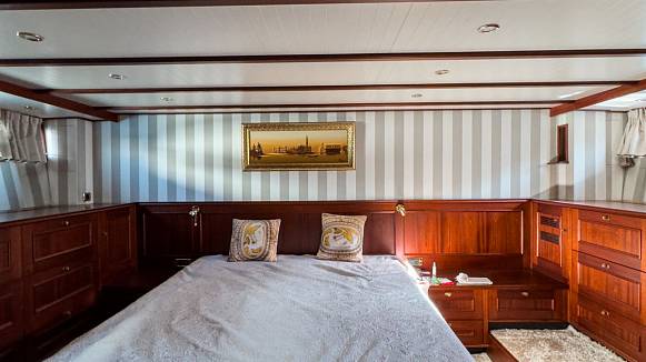 DE ALM DELFINO 60 yacht