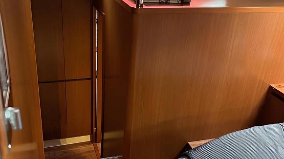 AQUILA 44 POWERCAT yacht