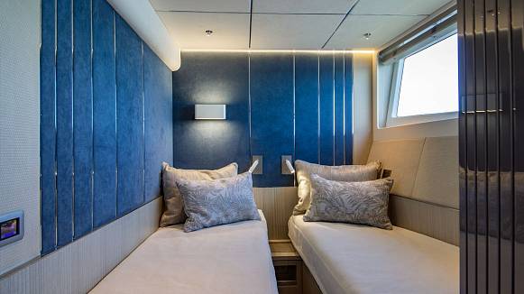 GALEON 620 FLY yacht