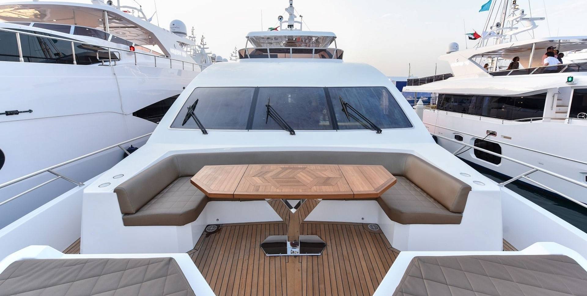 Majesty 90 yacht