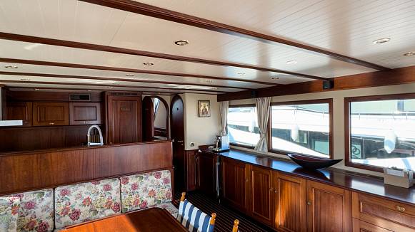 DE ALM DELFINO 60 yacht