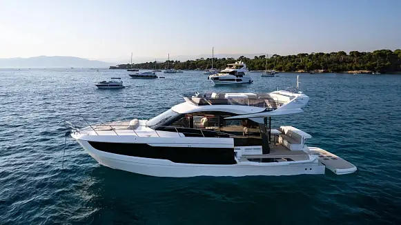 GALEON 440 FLY yacht