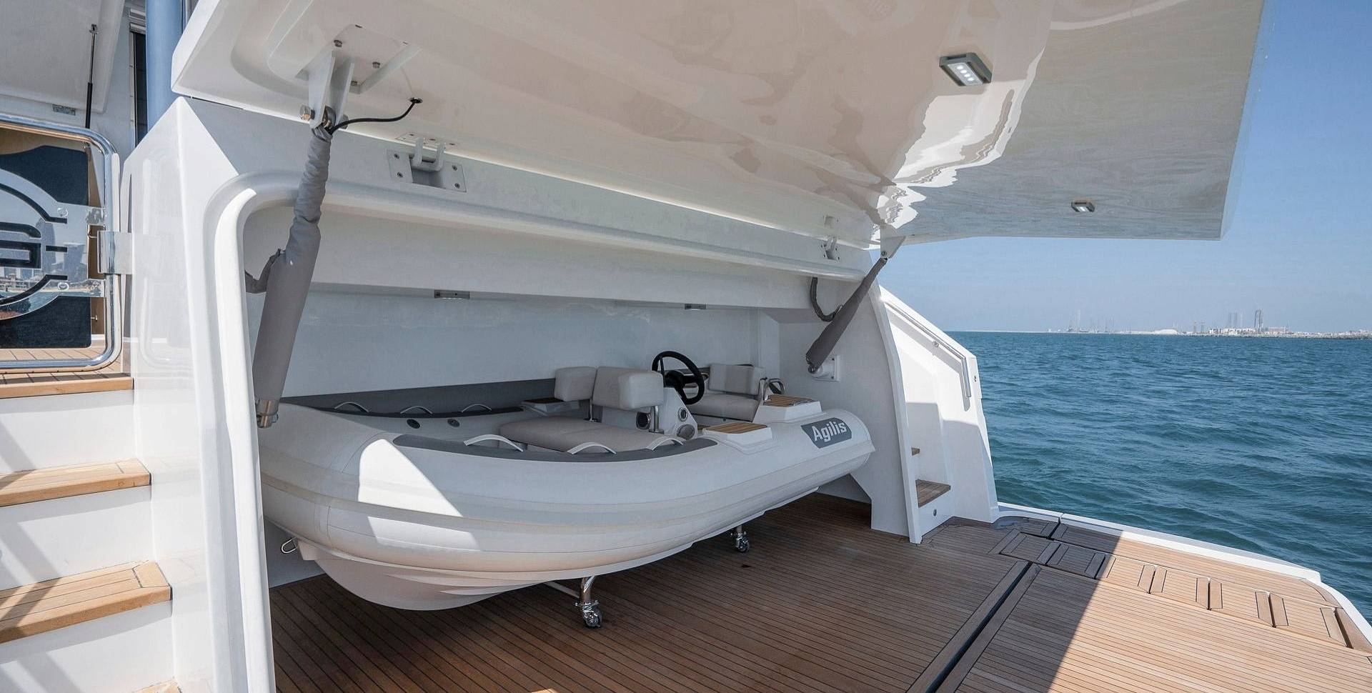 Nomad 75 SUV yacht