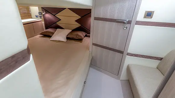 GALEON 405 HTS yacht