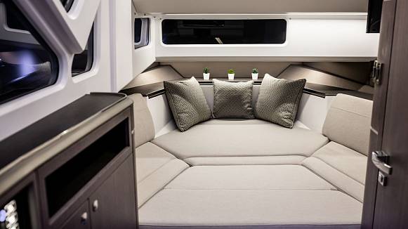 GALEON 325 GTO yacht