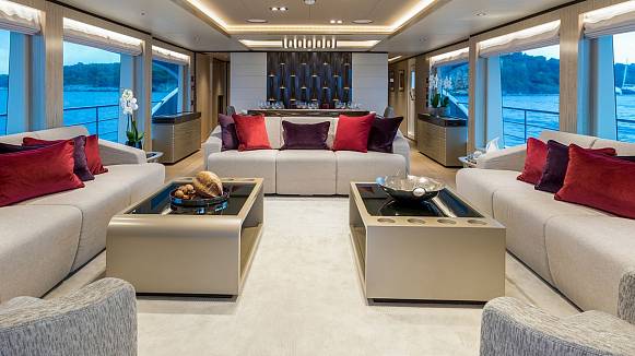 MIA yacht