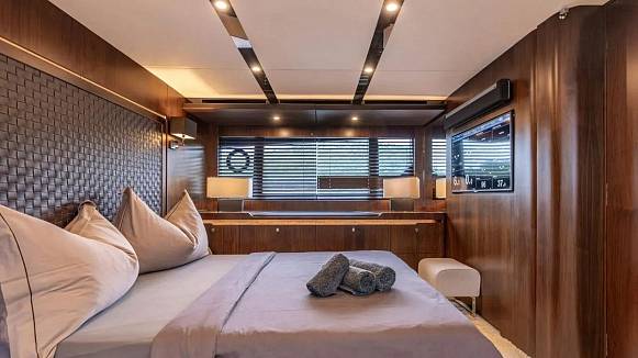 FAIRLINE 65 GTO yacht