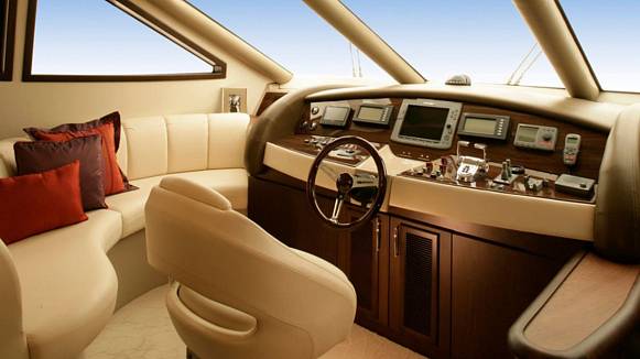 MARQUIS 690 FLY yacht