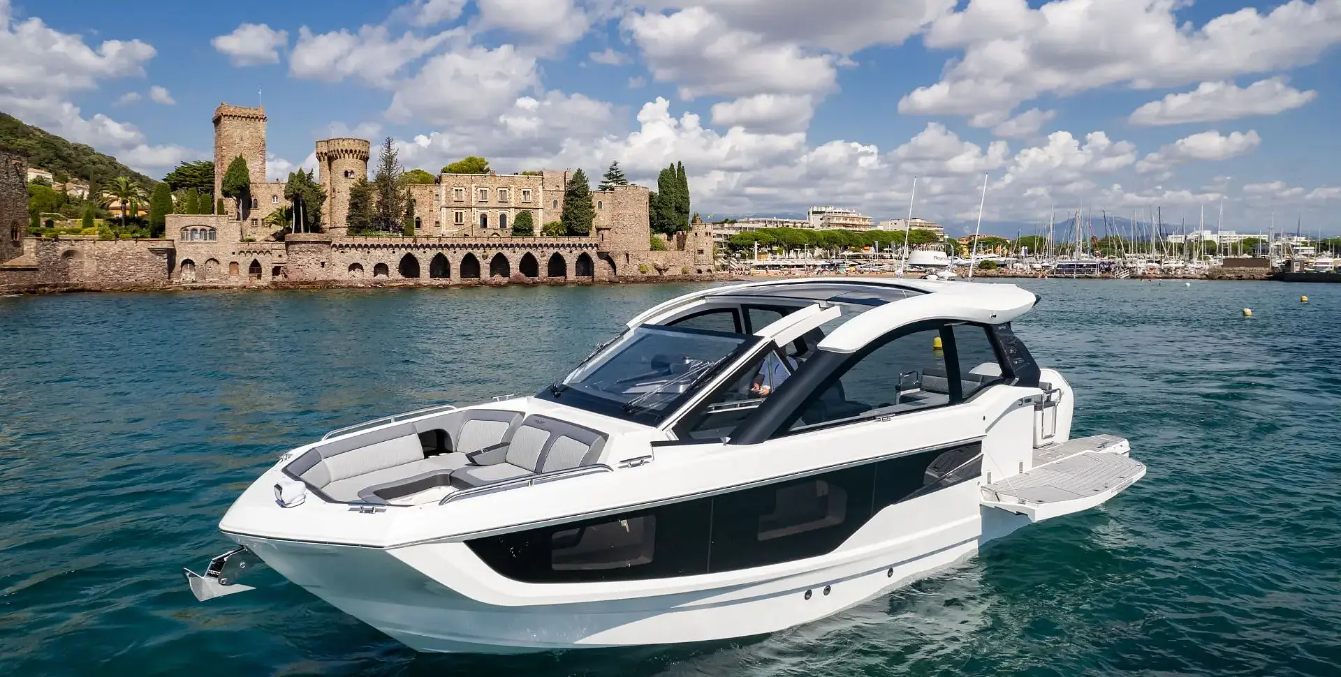 Galeon 375 GTO yacht