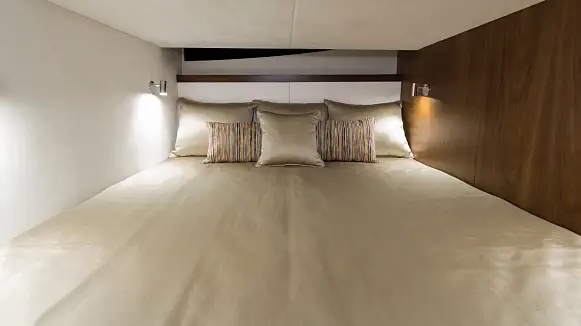 GALEON 365 HTS yacht