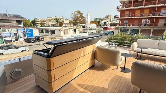 CARAT yacht