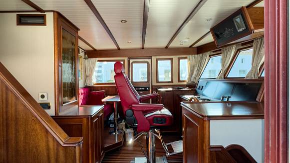 DE ALM DELFINO 60 yacht