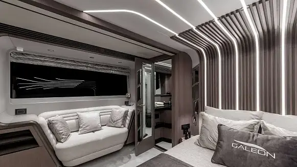 GALEON 800 FLY yacht