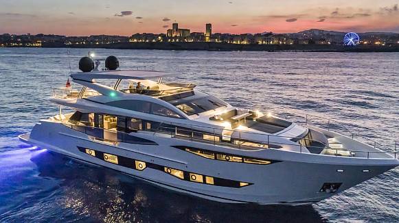 PEARL 95 yacht