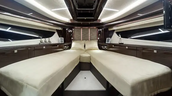 GALEON 410 HTC yacht