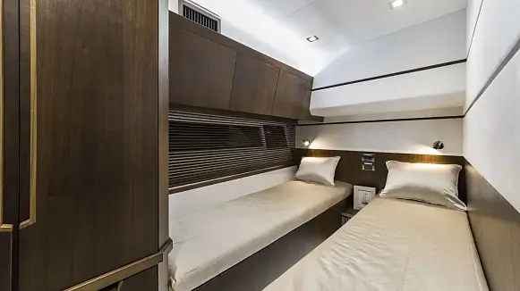 GALEON 550 FLY yacht