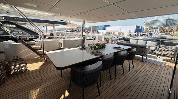 MAJESTY 112 TERRACE yacht