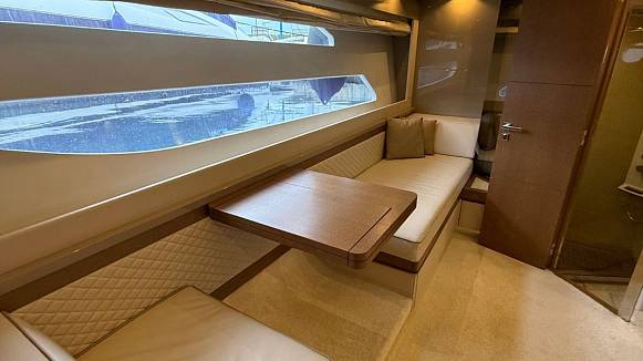 DOMINATOR 640 S yacht