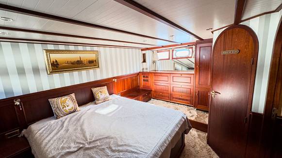 DE ALM DELFINO 60 yacht