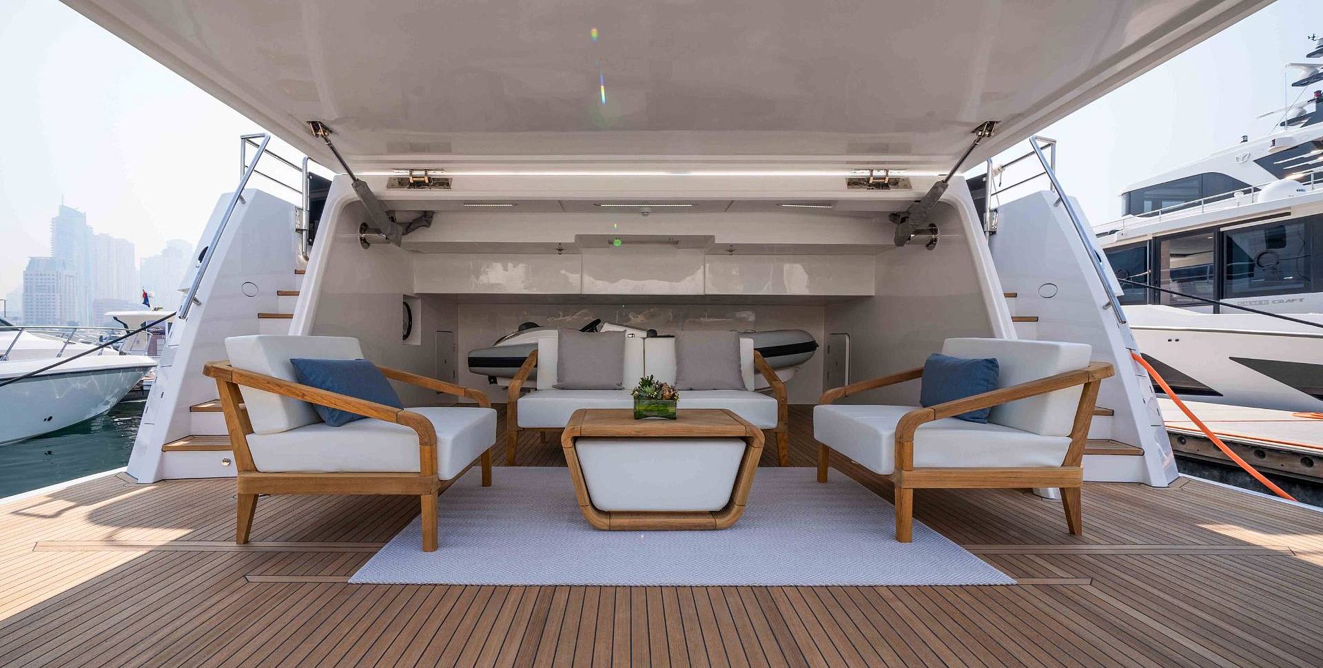 Nomad 101 yacht